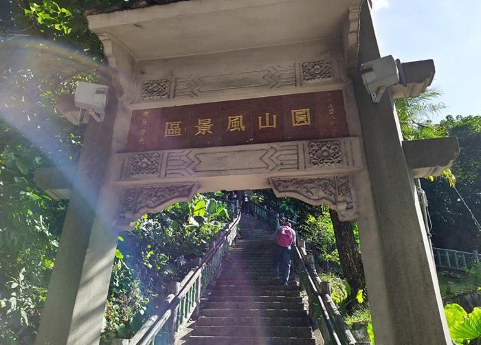 The Grand Khách sạn