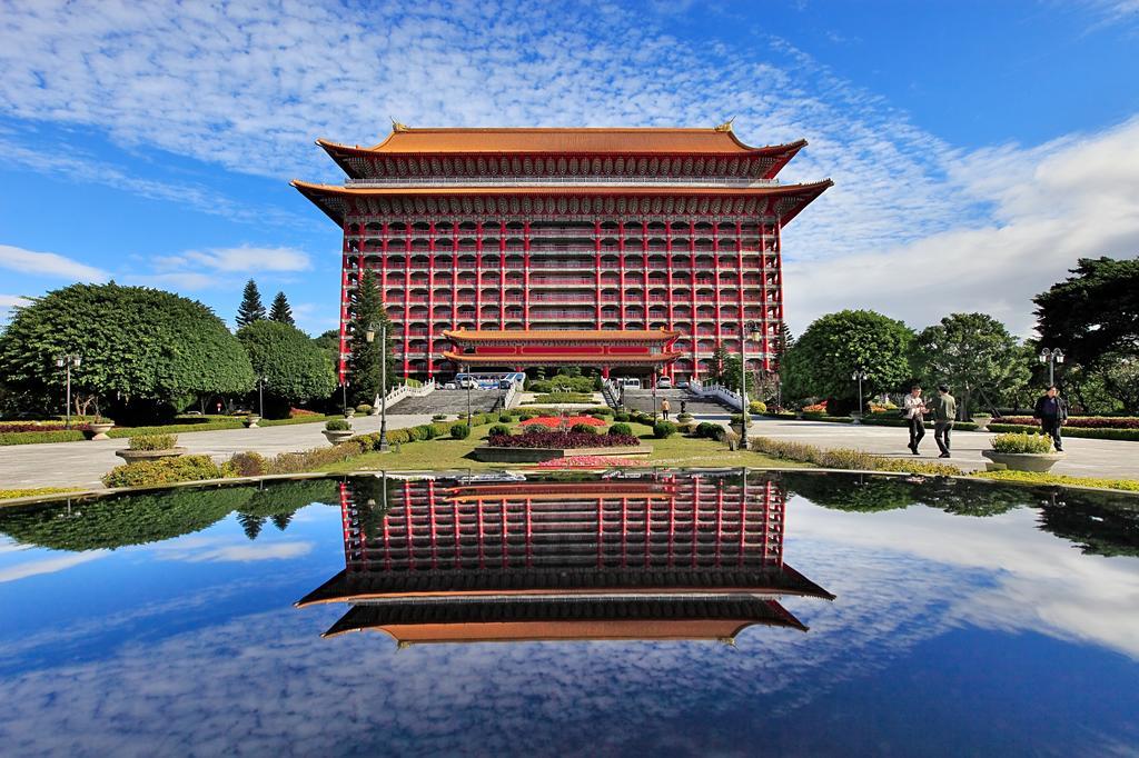 Khách sạn The Grand