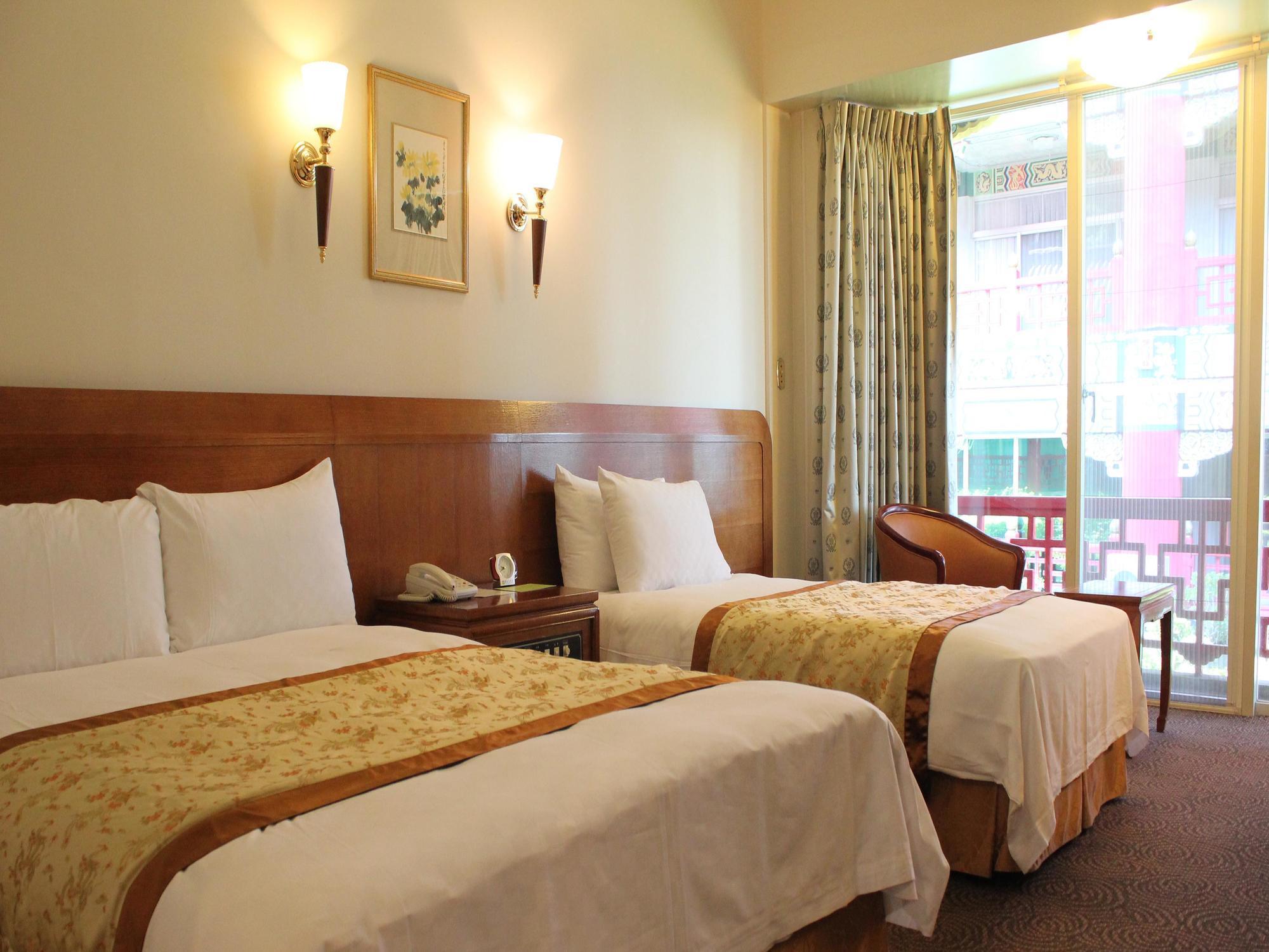 The Grand Khách sạn 5*