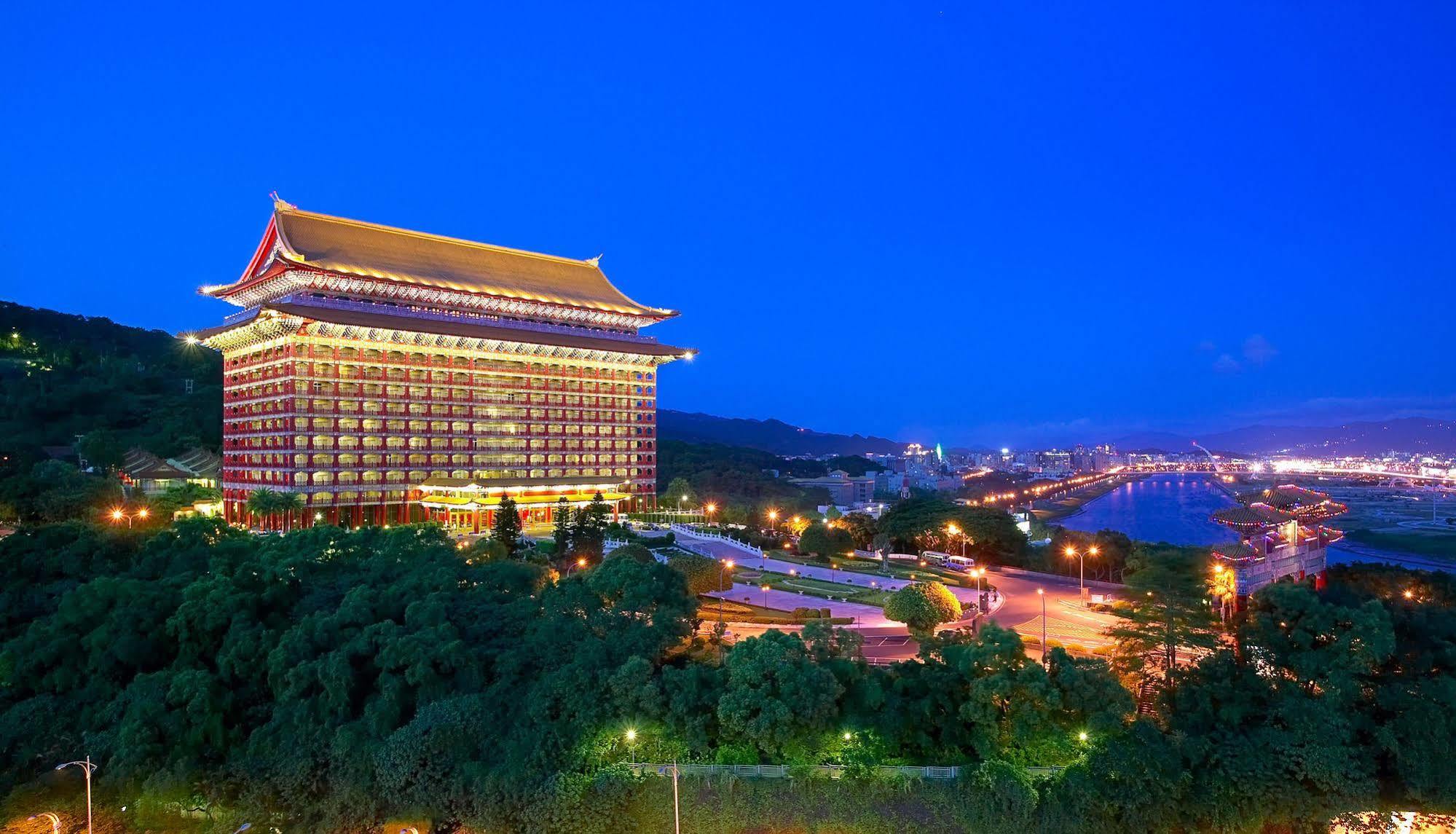 The Grand Khách sạn